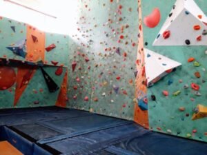 palestra di arrampicata a Firenze per organizzazione festa di compleanno per bambini